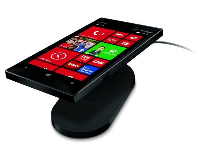 700-nokia-lumia-928-black-with-charger