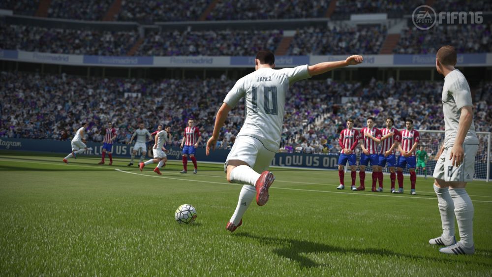 FIFA16_XboxOne_PS4_Gamescom_RMvATL_LR_WM