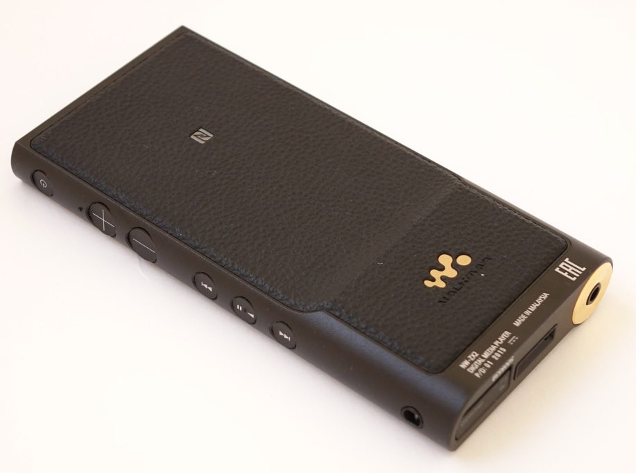 Sony Walkman NW-ZX2 back