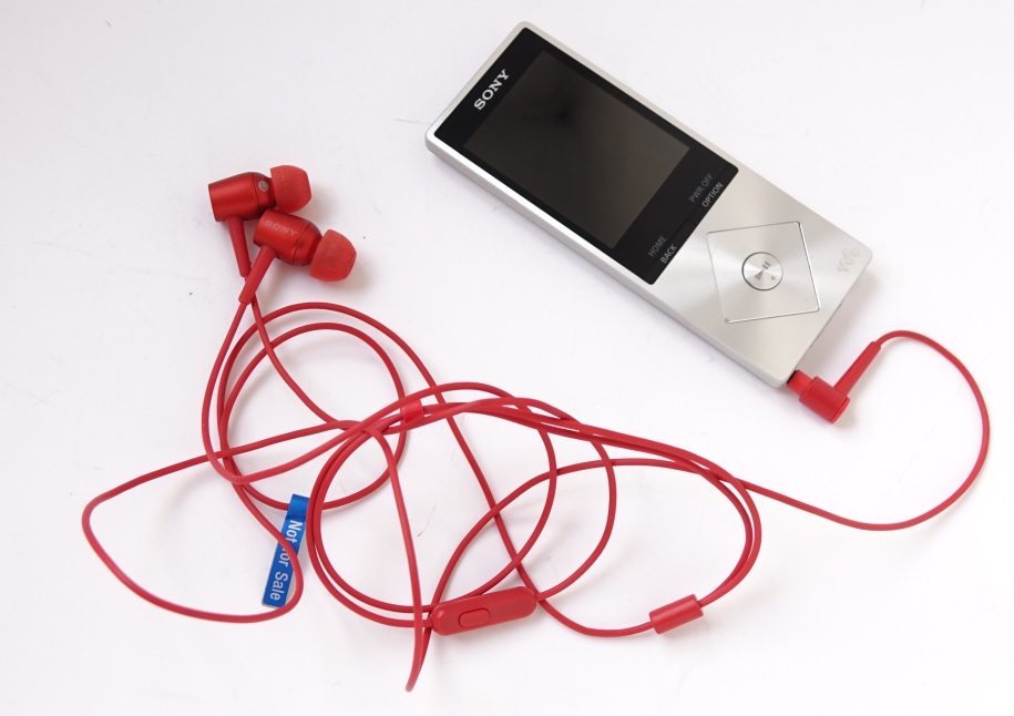 Sony h.ear in MDR-EX750AP и Sony Walkman NWZ-A15