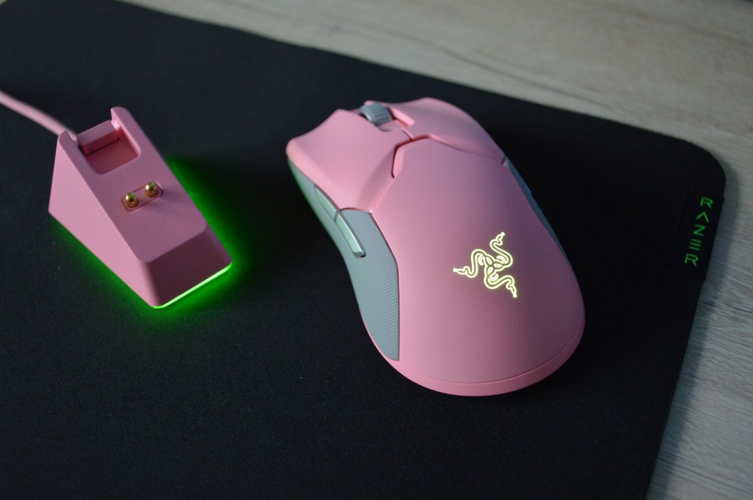 Razer viper ultimate. Razer Viper Ultimate & Mouse Dock. Беспроводная мышь Razer Viper Ultimate. Док станция Razer Viper Ultimate. Razer Viper Ultimate & Mouse Dock - Quartz.