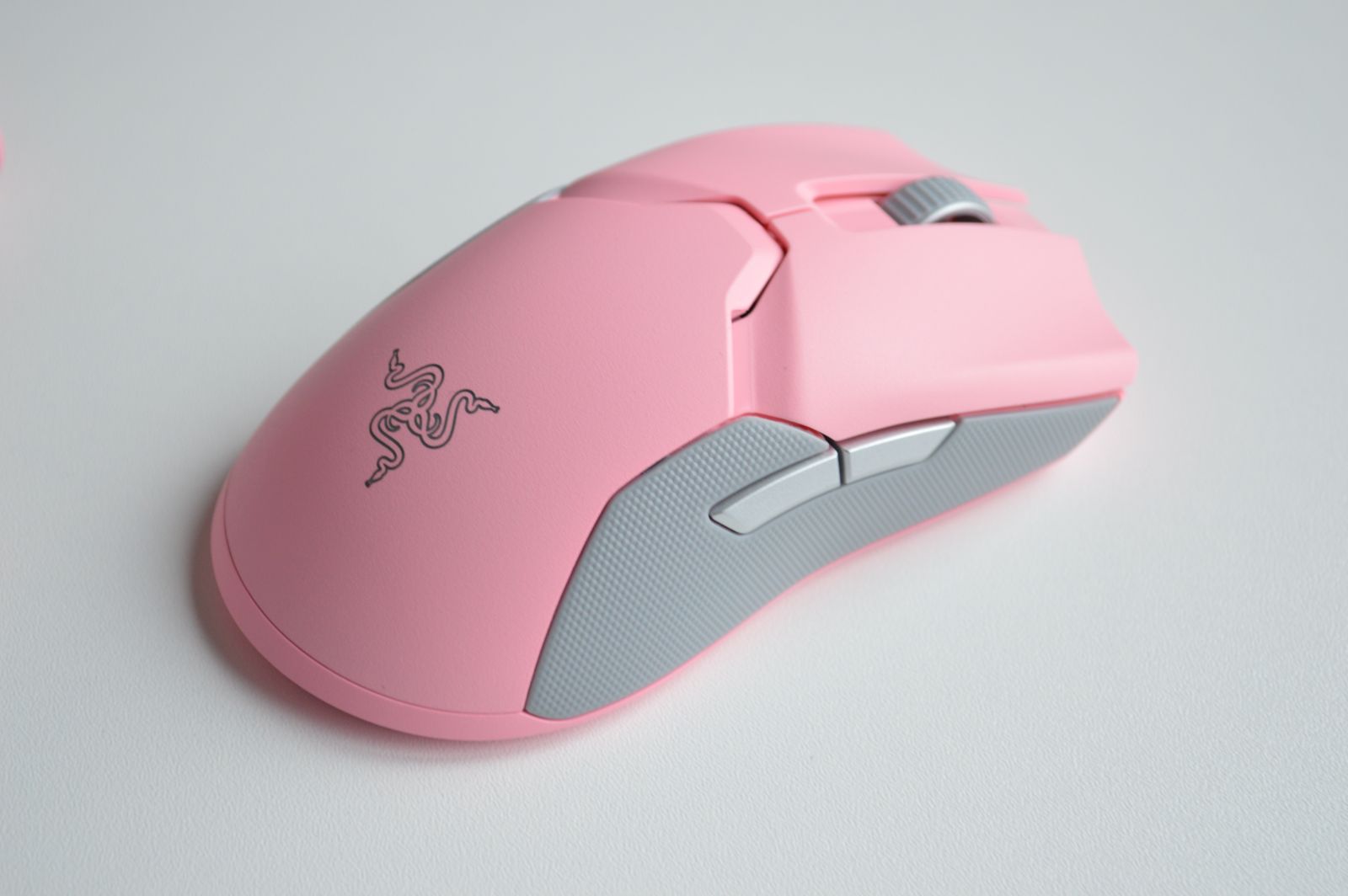 Розовая беспроводная мышь