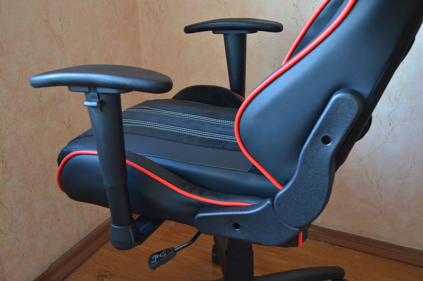 соединения компьютерного игрового кресла Zone 51 Gravity