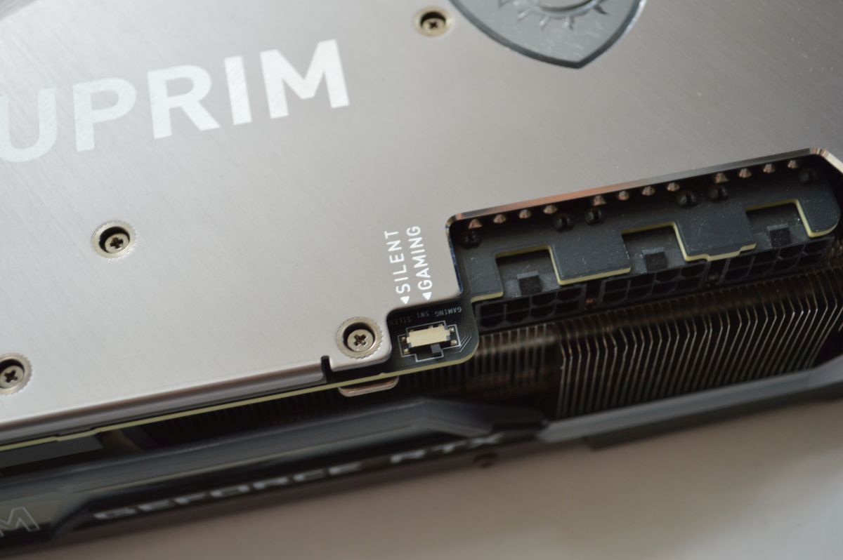 MSI GeForce RTX 3090 Suprim X 24G переключатель режима работы