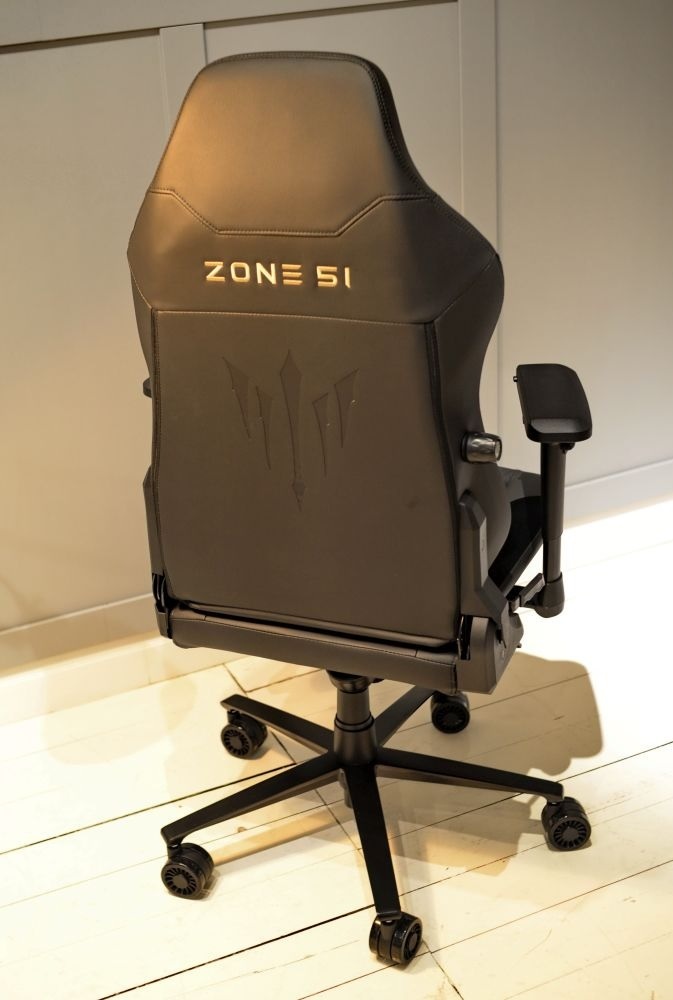 Zone 51 Predator сзади