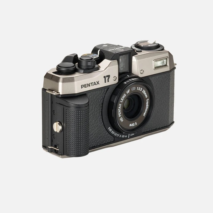 Анонсирована пленочная фотокамера Pentax 17, ее оценили в 500$